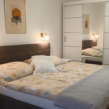 Apartman Alena Karlovy Vary Kültér fotó