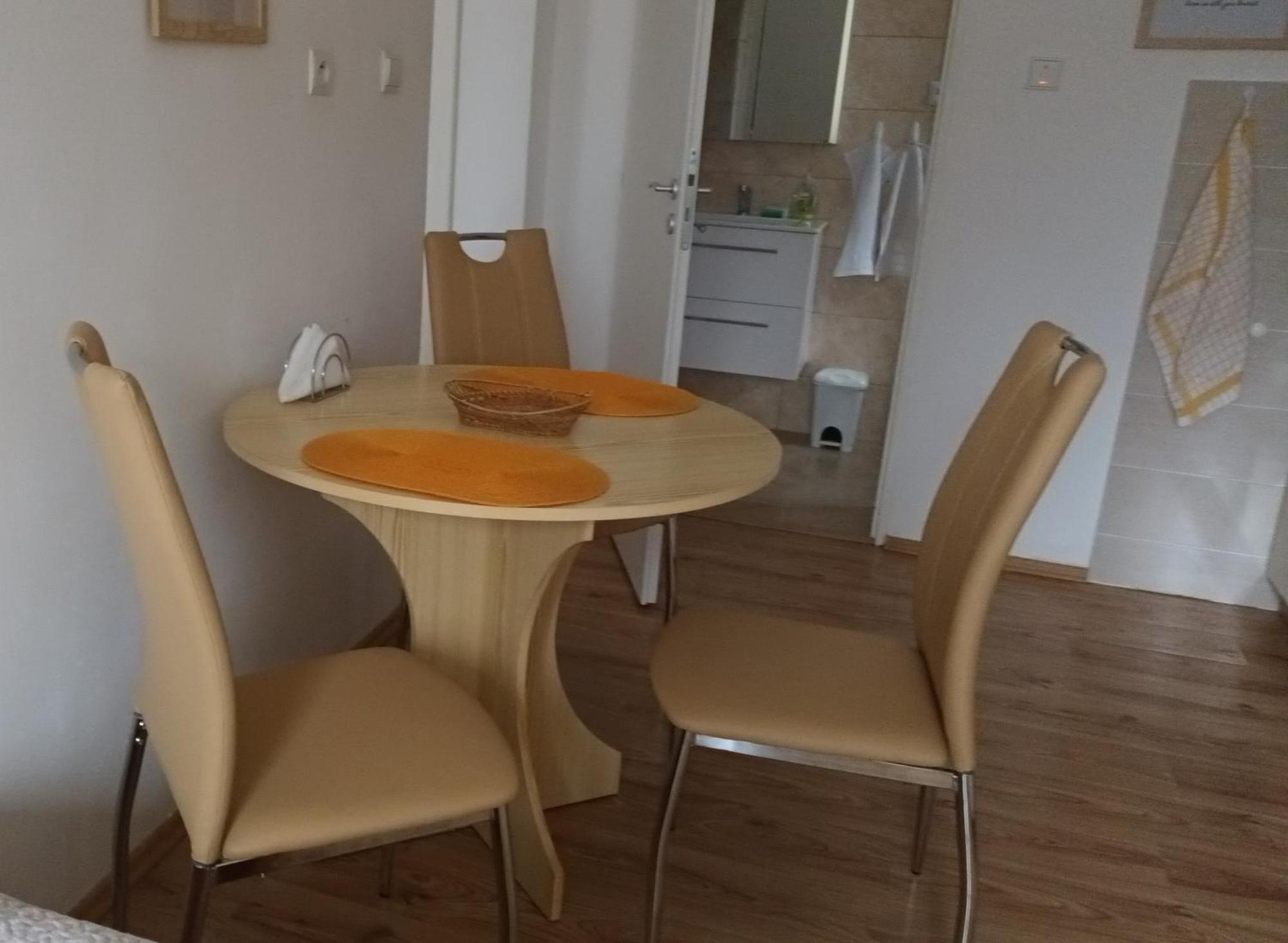 Apartman Alena Karlovy Vary Kültér fotó