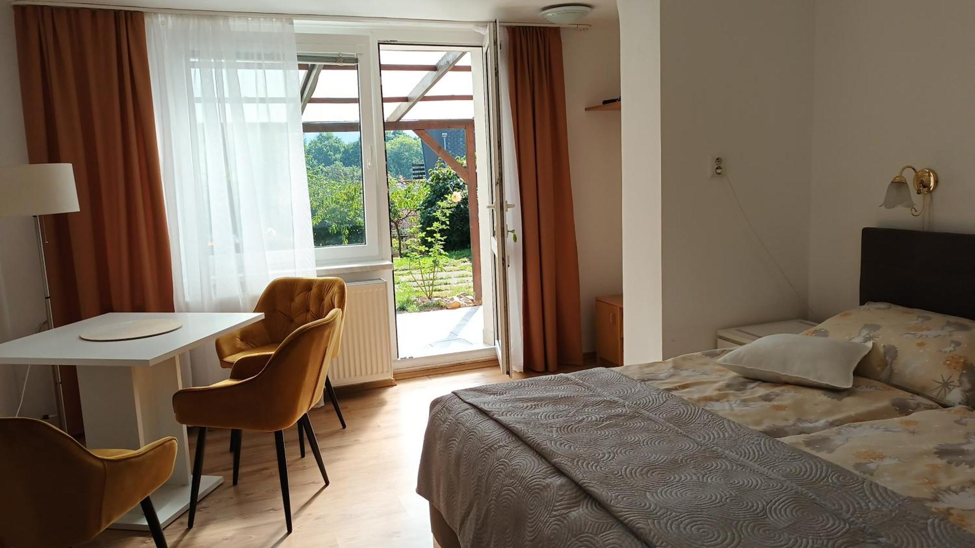 Apartman Alena Karlovy Vary Kültér fotó